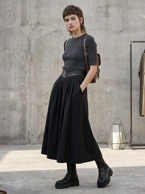 Vintage 1980's leather waist Women's black long Skirt with pockets size small